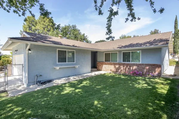 $4,000 | 25040 Everett Drive, Newhall, CA 91321
