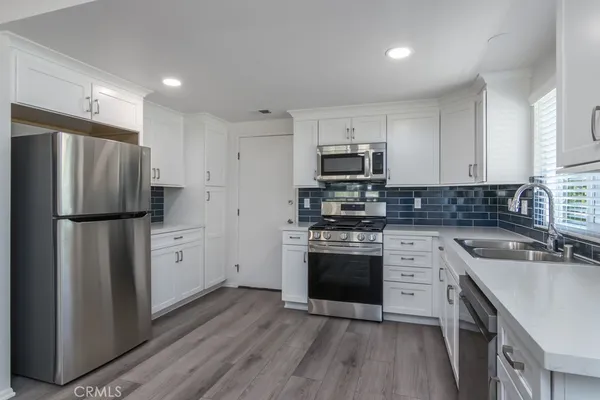 $4,000 | 25040 Everett Drive, Newhall, CA 91321