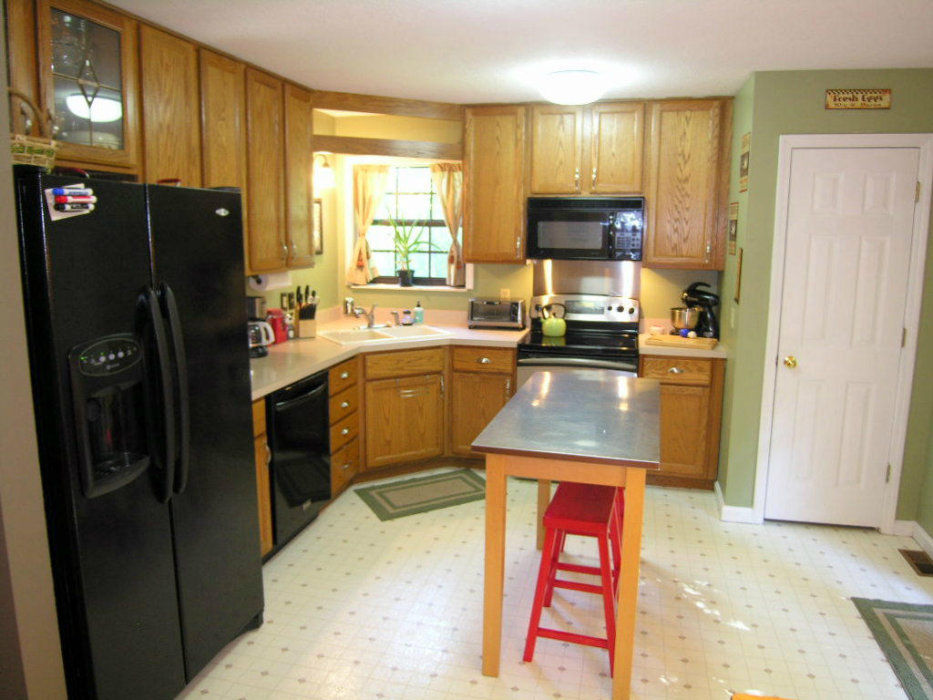5120 Circle Road Corryton, TN 37721 - Photo 3 of 18 Nice Size Kitchen With Appliances