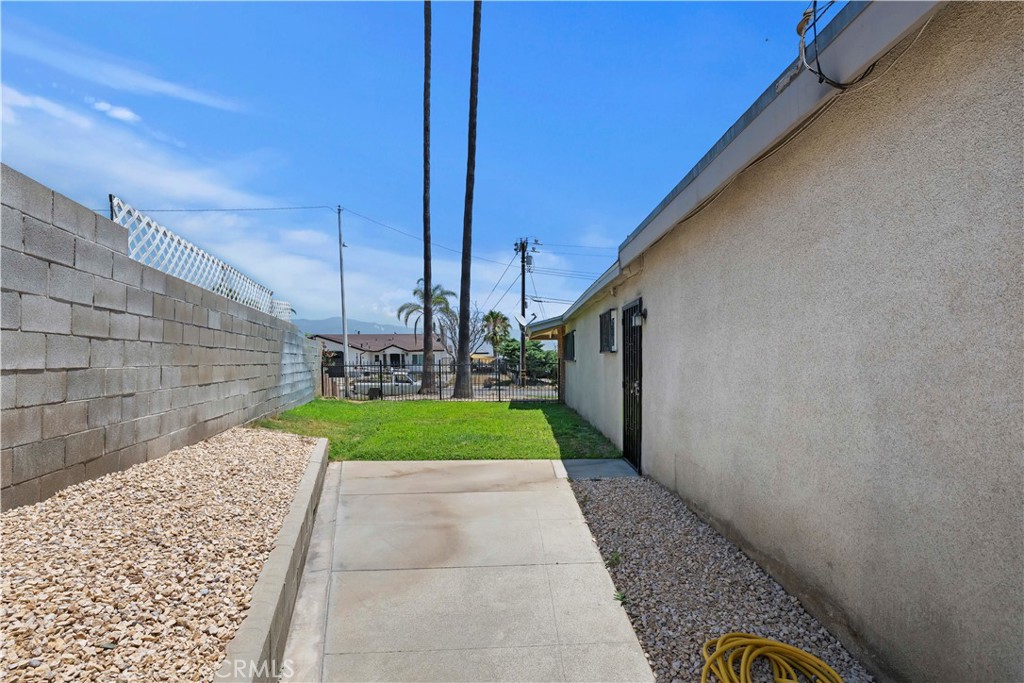1400 Terrace Rialto, CA 92376 - Photo 33 of 40 rv potential westside of home