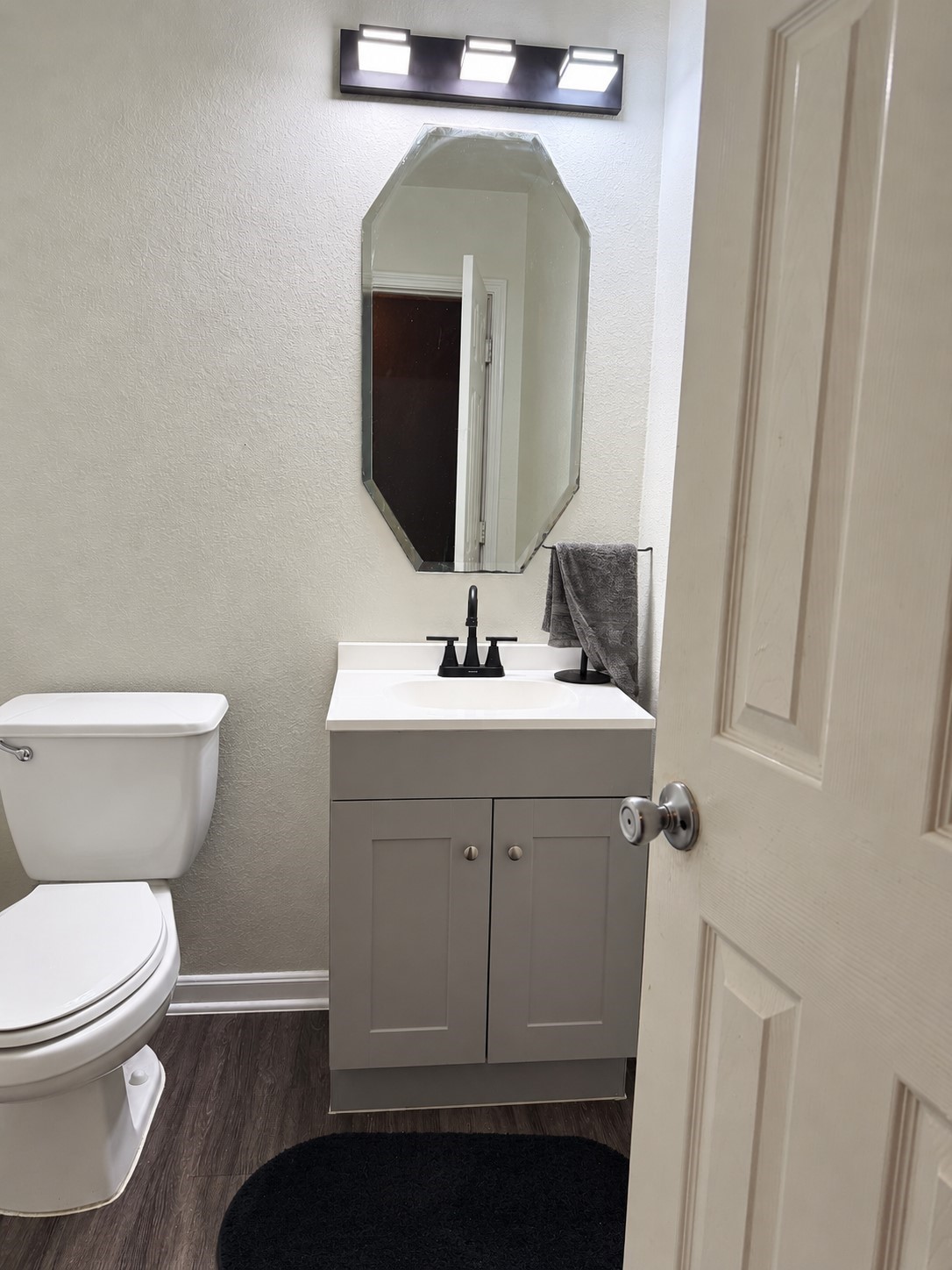 7306 Liberty Ridge Lane Houston, TX 77049 - Photo 5 of 10 Image used AI to declutter. Room is as represented.
