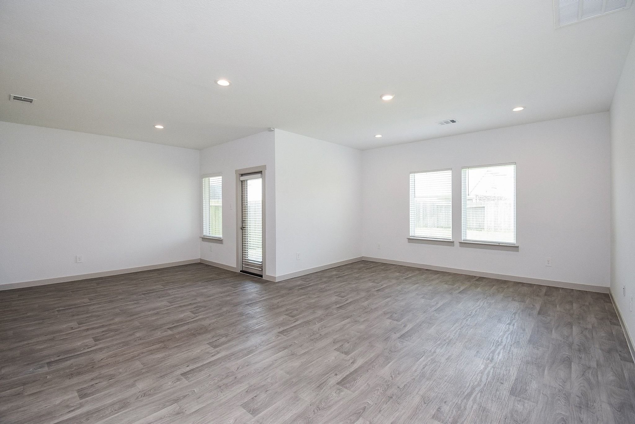 8030 Milam Lane Rosharon, TX 77583 - Photo 2 of 20