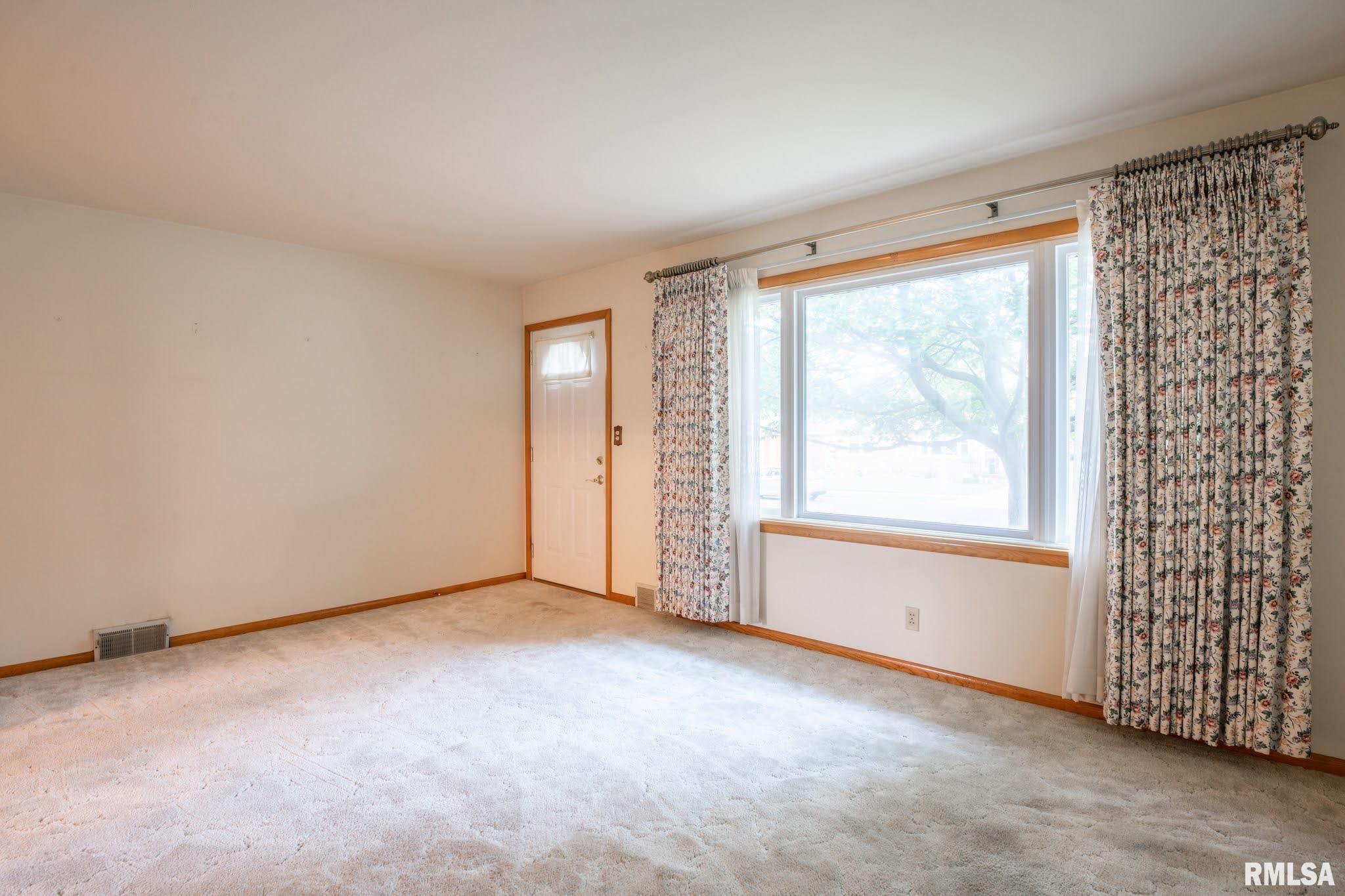 1503 James Road Pekin, IL 61554 - Photo 6 of 36 Gallery Image 6
