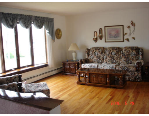 21 Diane Road Peabody, MA 01960 - Photo 6 of 7 Gallery Image 6