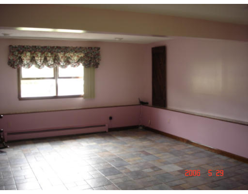 21 Diane Road Peabody, MA 01960 - Photo 7 of 7 Gallery Image 7