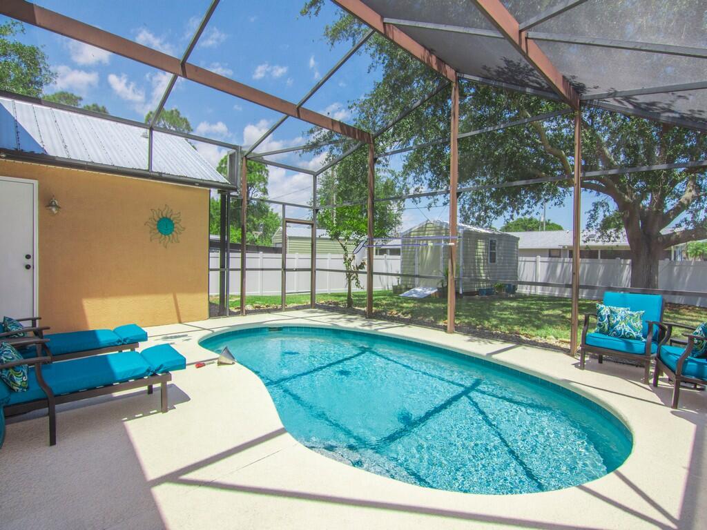 532 Southeast Cliff Road Port St. Lucie, FL 34984 - Photo 30 of 43 new screens
