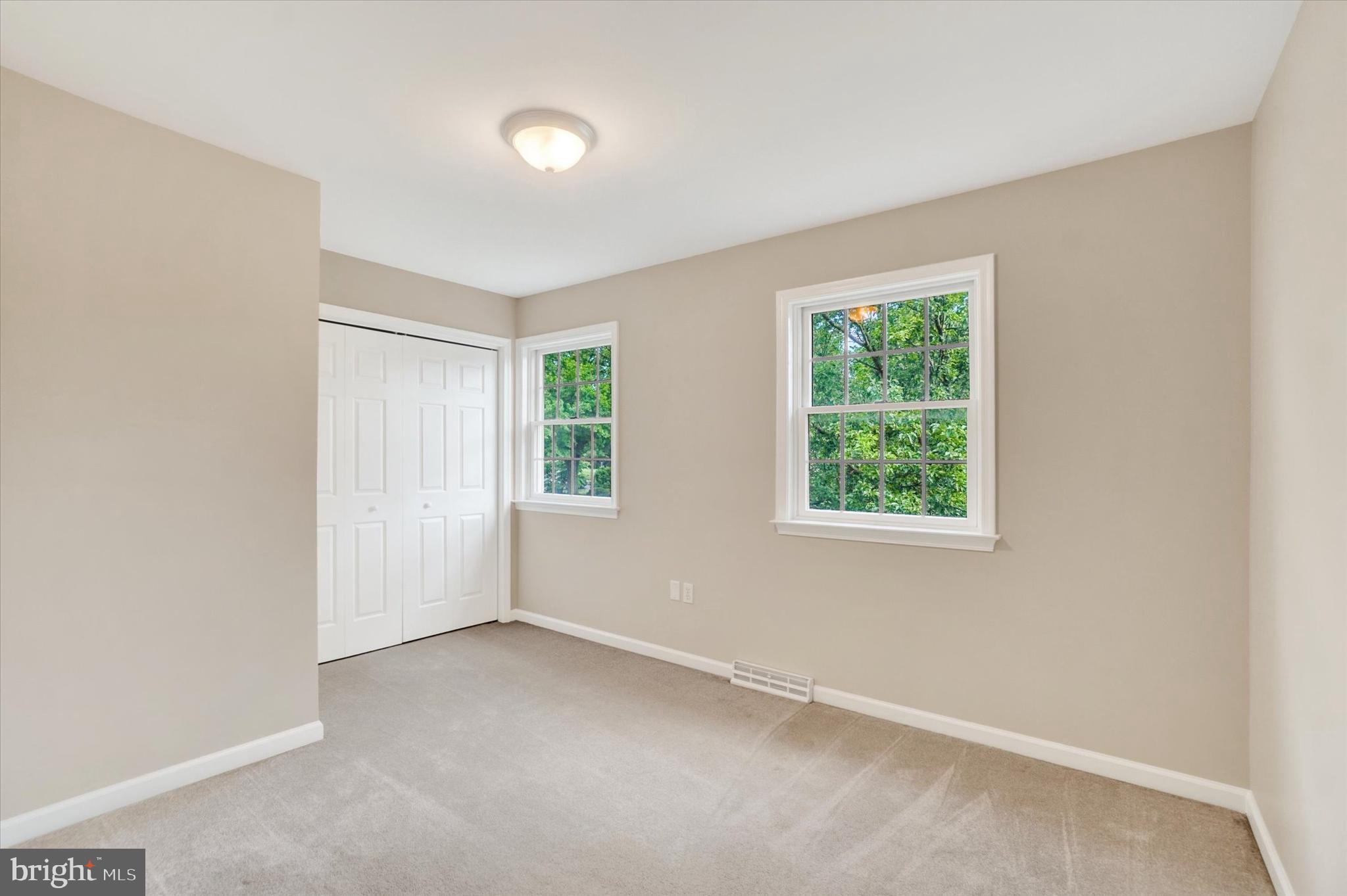 105 Margate Road York, PA 17408 - Photo 21 of 43 an empty room with windows