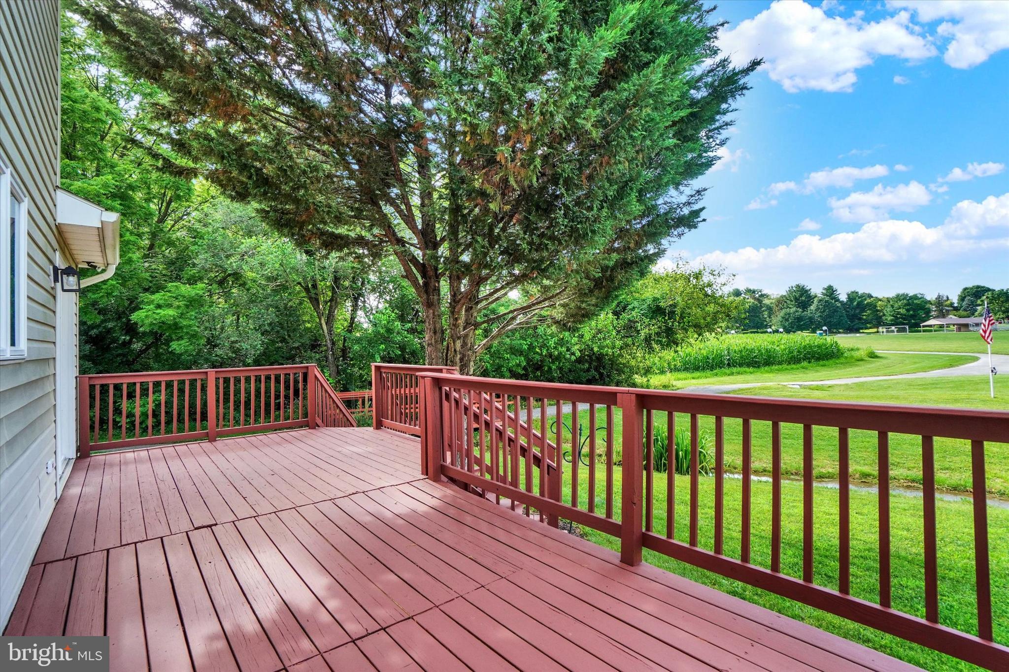105 Margate Road York, PA 17408 - Photo 32 of 43 a view of balcony with wooden floor and fence