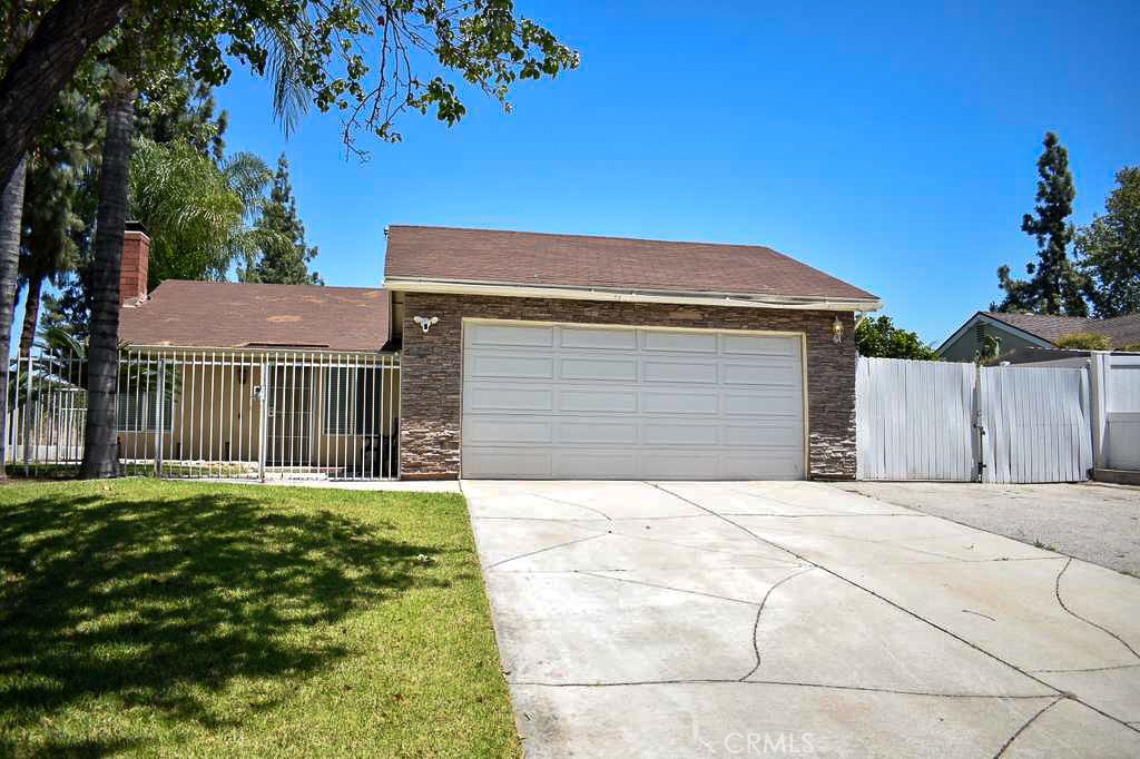 3373 Vallejo Street Riverside, CA 92503 - Photo 2 of 33