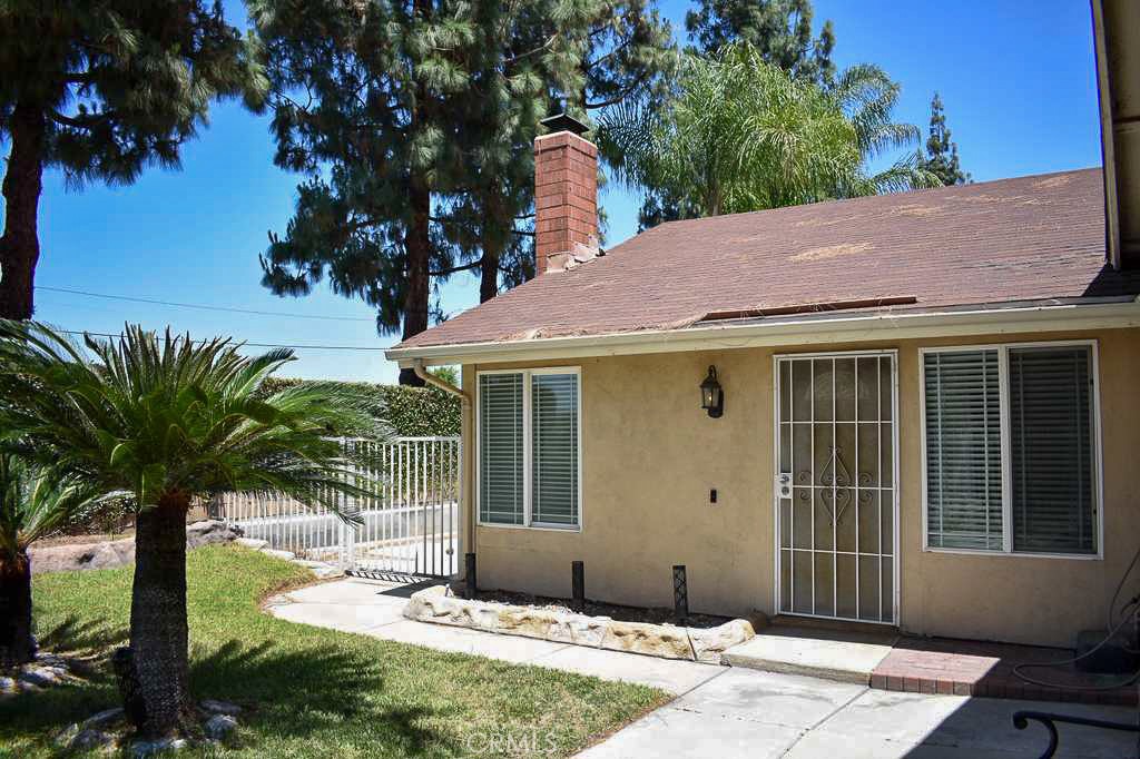 3373 Vallejo Street Riverside, CA 92503 - Photo 7 of 33