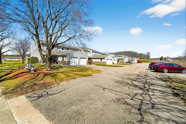 $219,900 | 1403 8th Street, Reedsburg, WI 53959