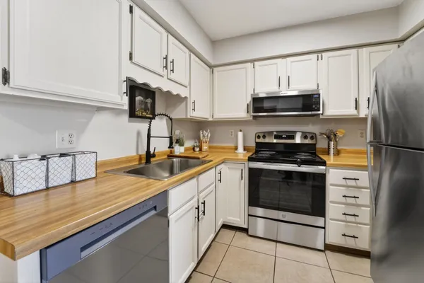 $219,900 | 1403 8th Street, Reedsburg, WI 53959