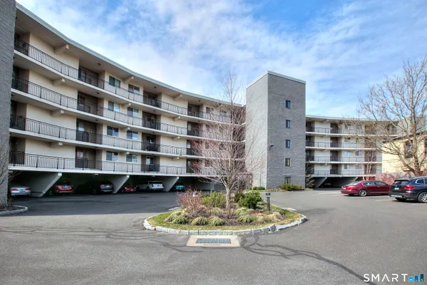 $925,000 | 100 Seaview Avenue, Unit 4F, Norwalk, CT 06855