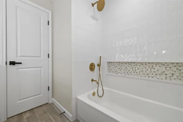 $369,000 | 9642 Meadowglen Lane, Houston, TX 77063