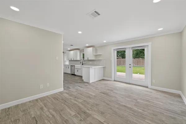 $369,000 | 9642 Meadowglen Lane, Houston, TX 77063