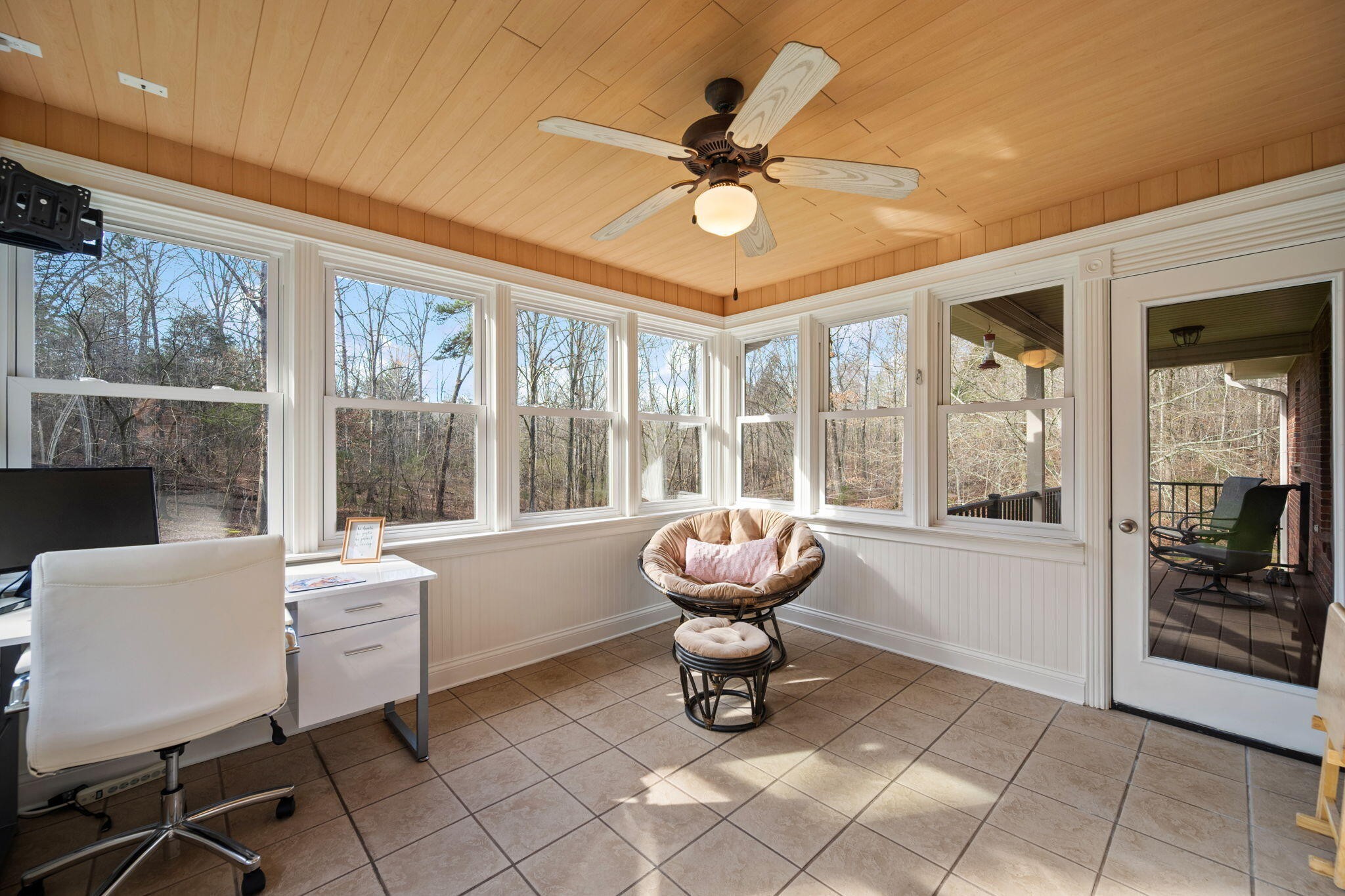 153 Nix Road Dunlap, TN 37327 - Photo 40 of 61 a room with furniture and windows