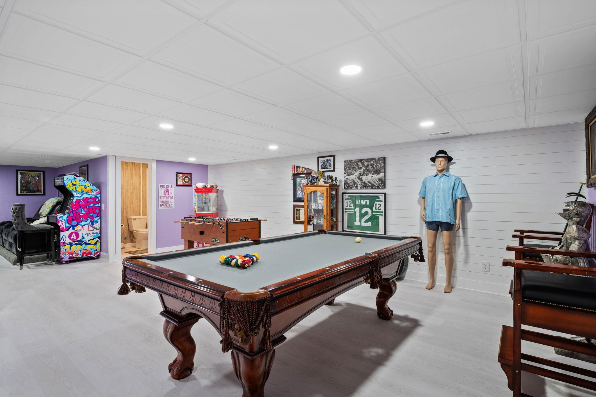 153 Nix Road Dunlap, TN 37327 - Photo 47 of 61 a living room with furniture and gym equipment