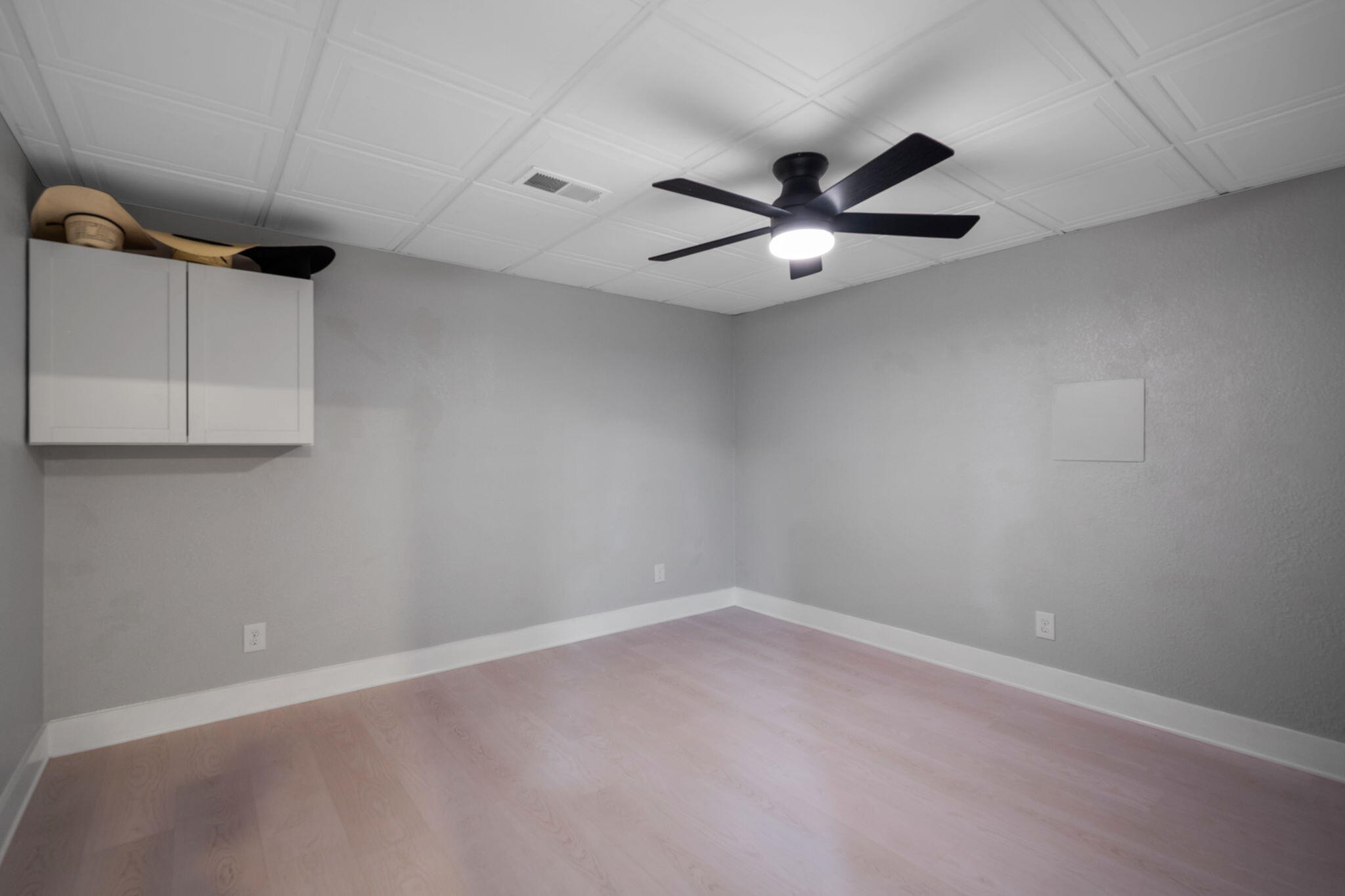 153 Nix Road Dunlap, TN 37327 - Photo 49 of 61 wooden floor in an empty room with a window