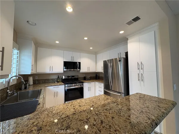 $3,400 | 23412 Pacific Park Drive, Unit 29H, Aliso Viejo, CA 92656