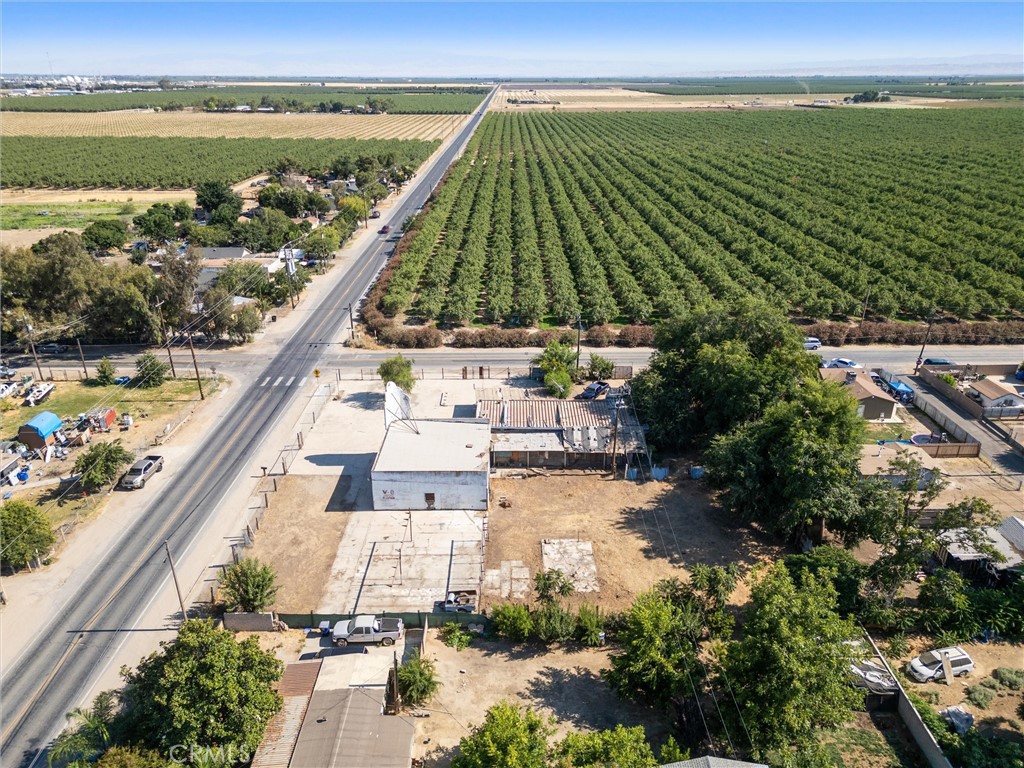 18499 Shafter Avenue Shafter, CA 93263 - Photo 11 of 14 a view of lake and mountain
