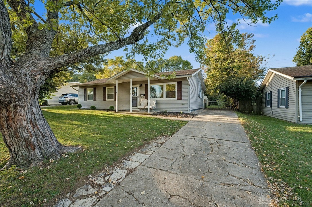 5778 Sharp Road Dayton, OH 45432 - Photo 2 of 29