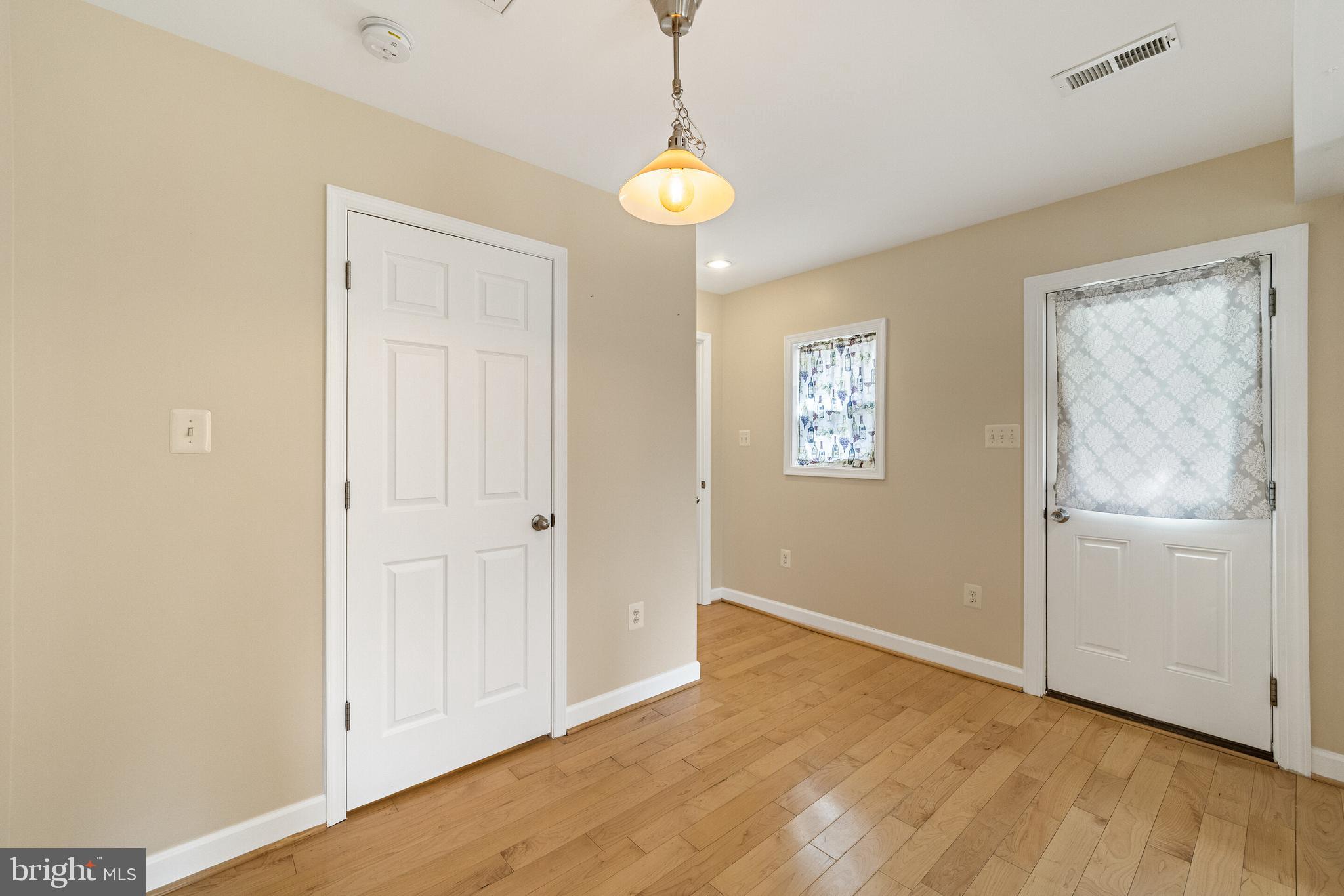 9599 Elihu Hill Road Marshall, VA 20115 - Photo 11 of 40 Gallery Image 11