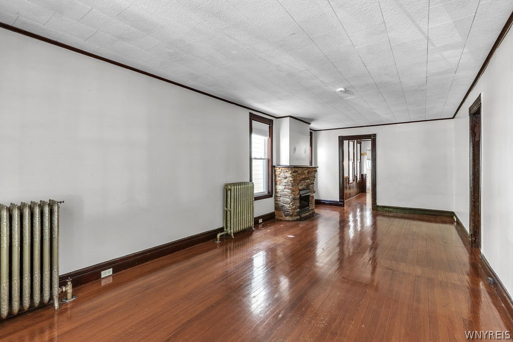 175 Congress Street Buffalo, NY 14213 - Photo 9 of 48 1st floor: Expansive living room