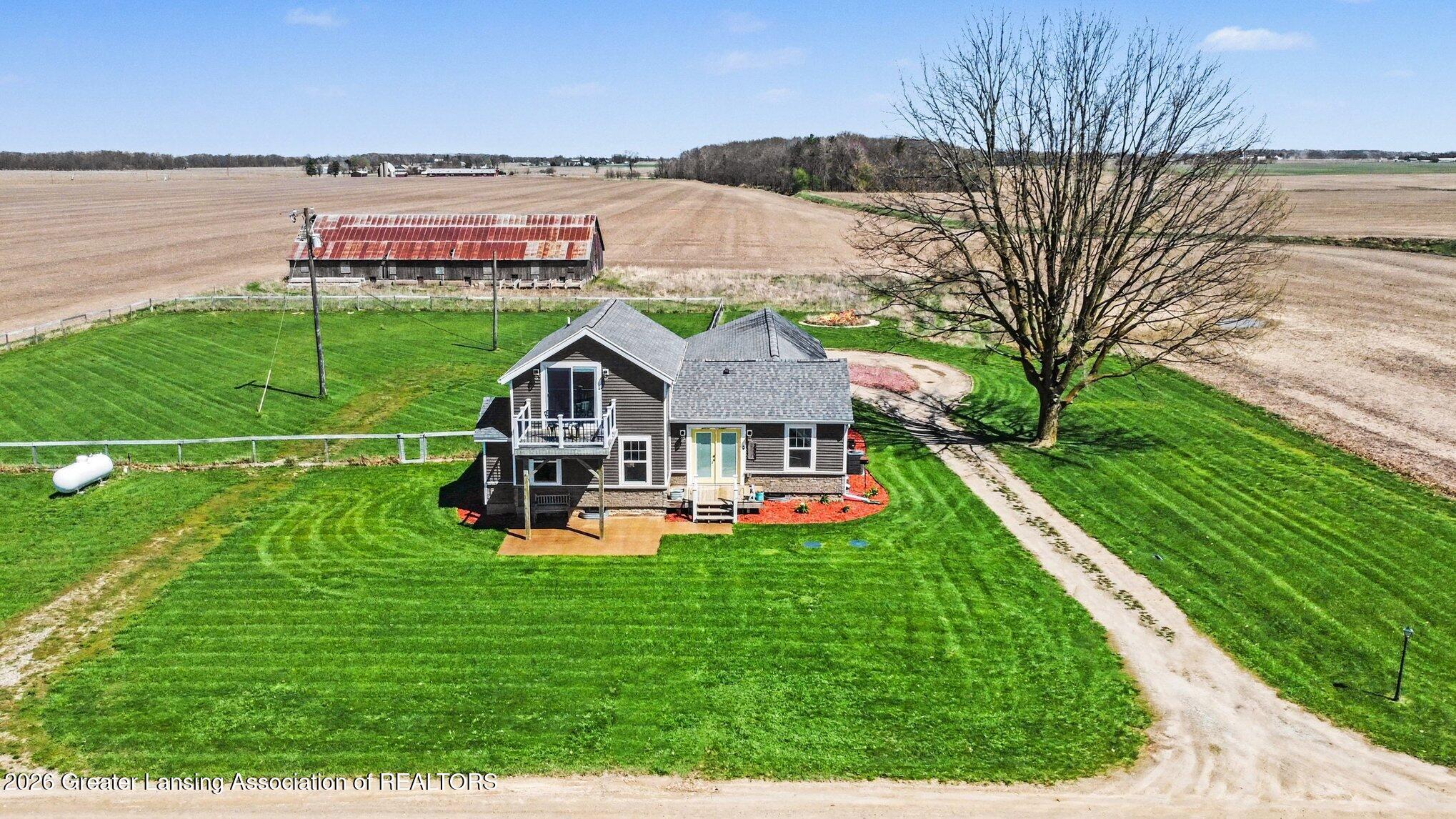2808 North Lowell Road St. Johns, MI 48879 - Photo 3 of 29 038_file_9891
