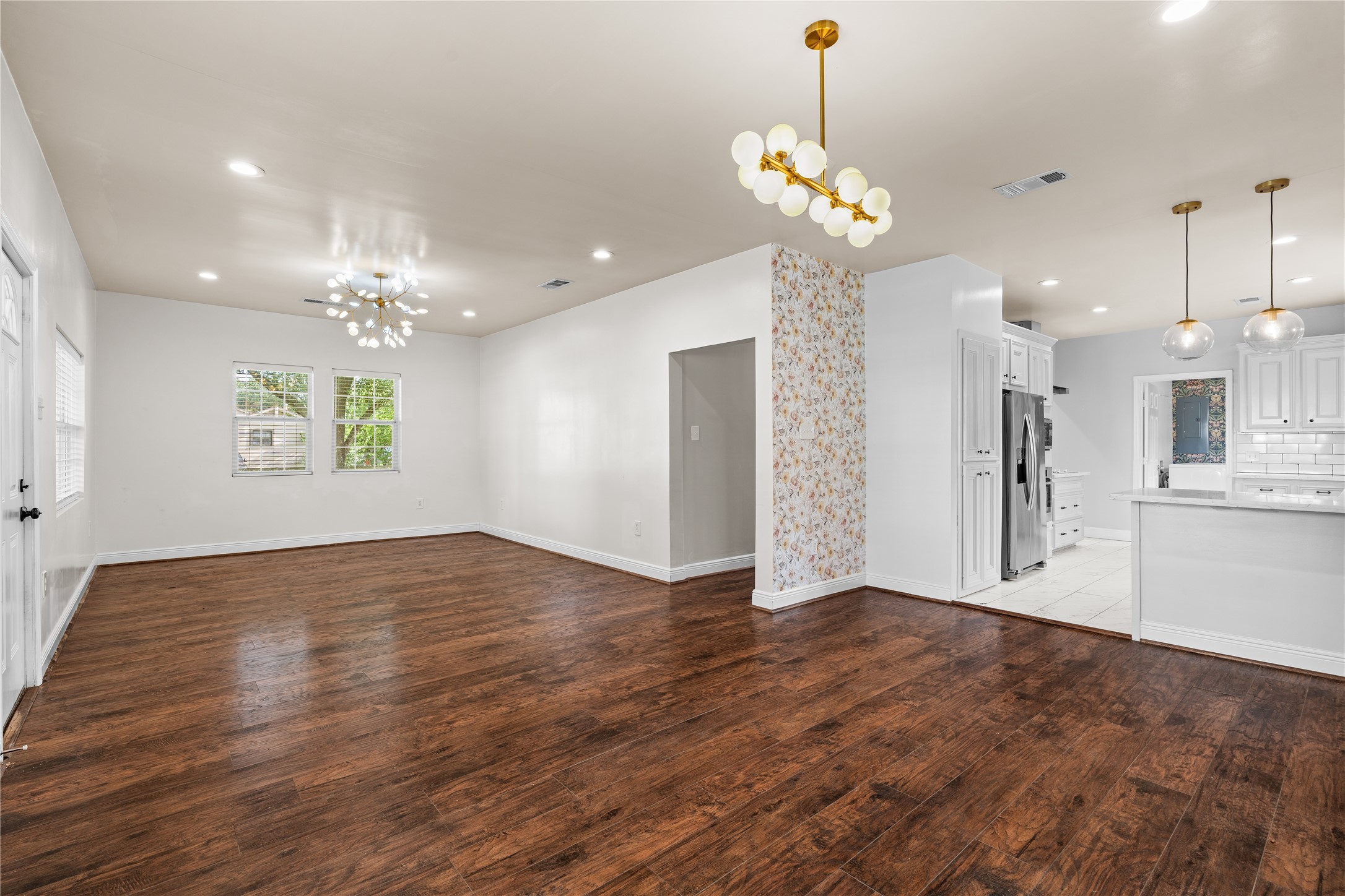 4401 Hain Street Houston, TX 77009 - Photo 8 of 27