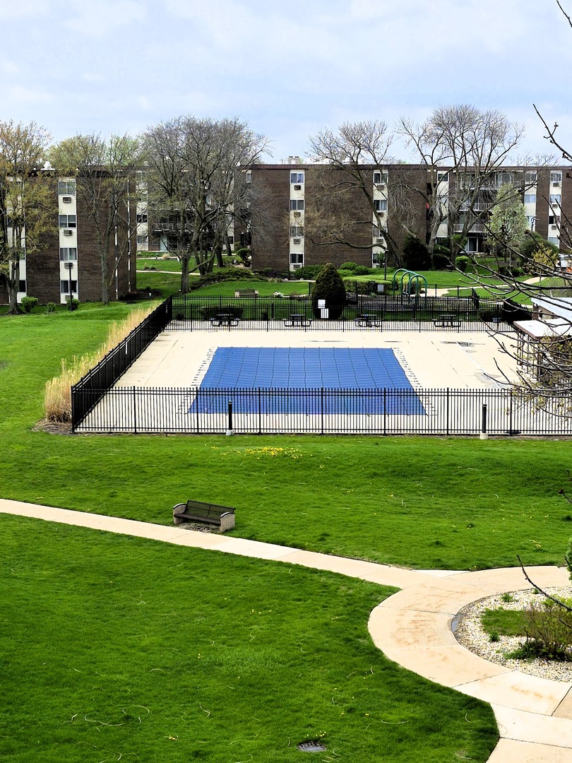 1331 South Finley Road, Unit 413 Lombard, IL 60148 - Photo 17 of 18