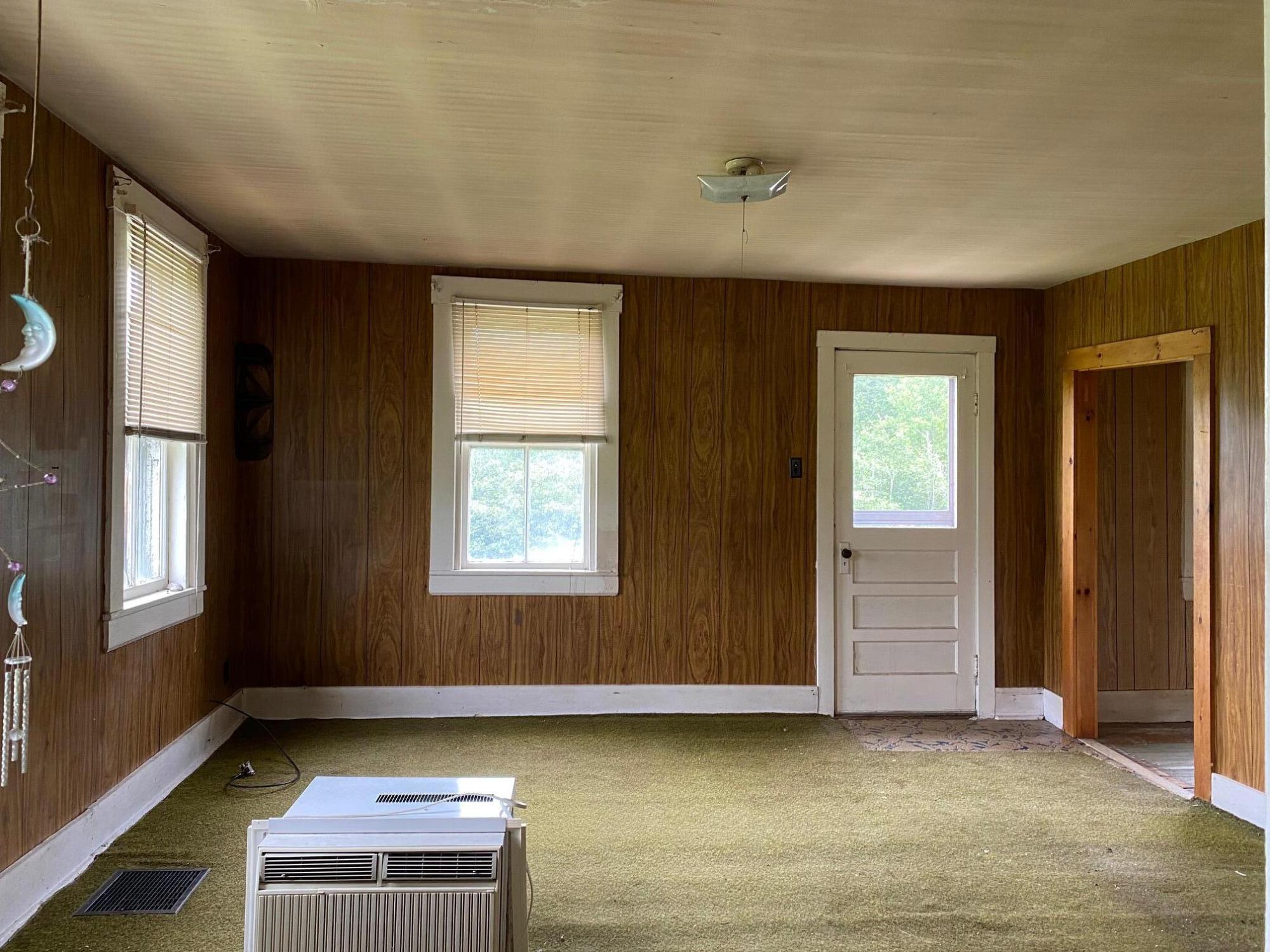 270 North Lubec Road Lubec, ME 04652 - Photo 8 of 22 8. Livingroom 2