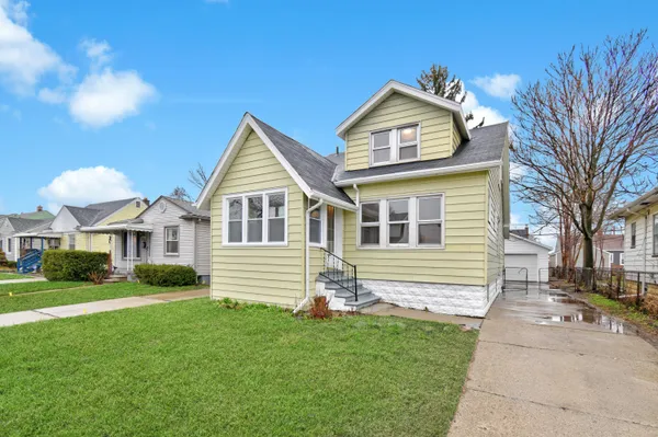 $234,900 | 345 East Goulson Avenue, Hazel Park, MI 48030