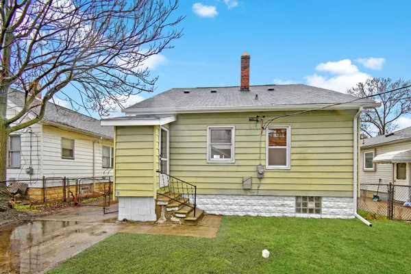 $234,900 | 345 East Goulson Avenue, Hazel Park, MI 48030
