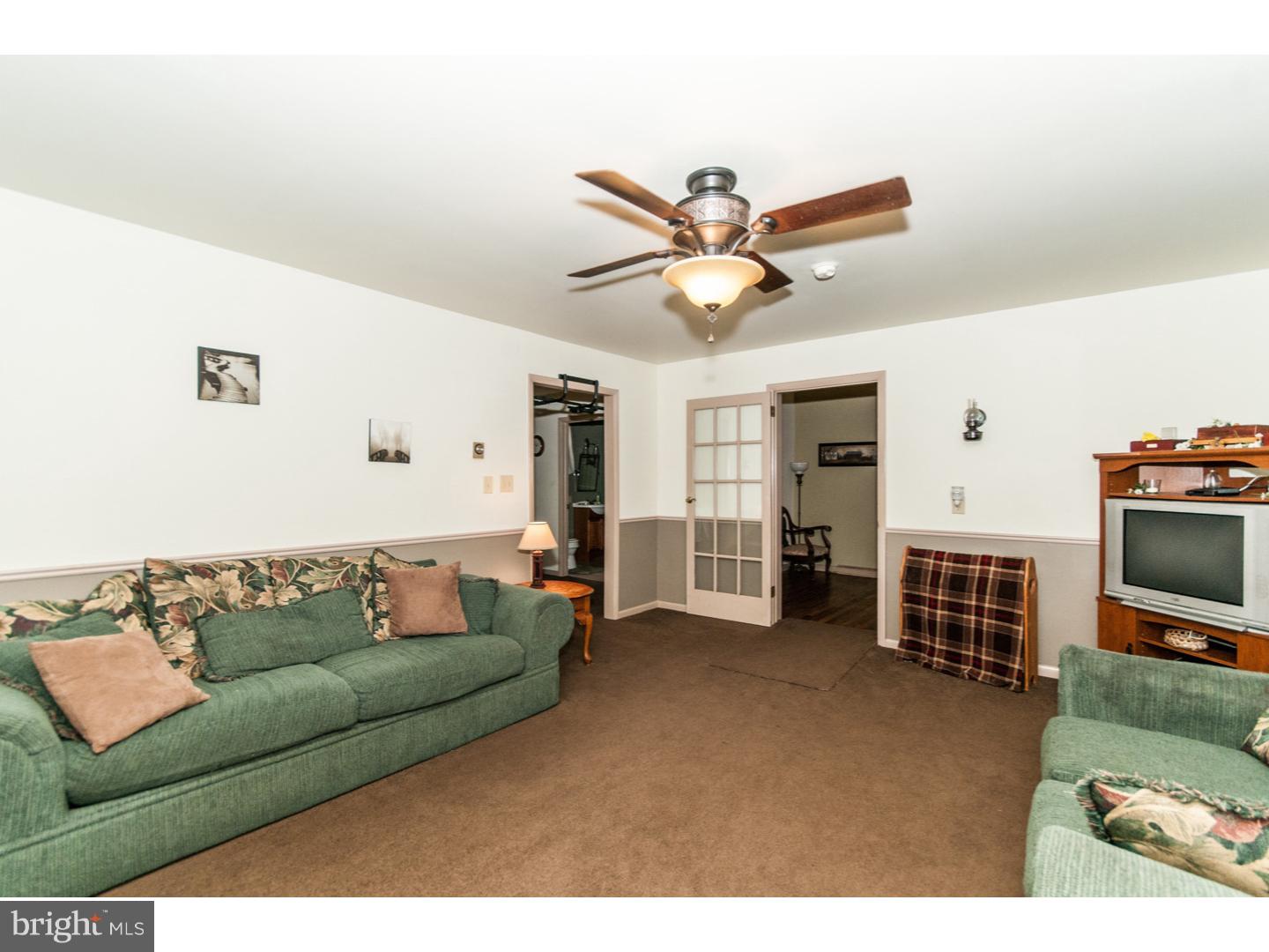 209 Chapel Hill Road Reading, PA 19608 - Photo 4 of 25