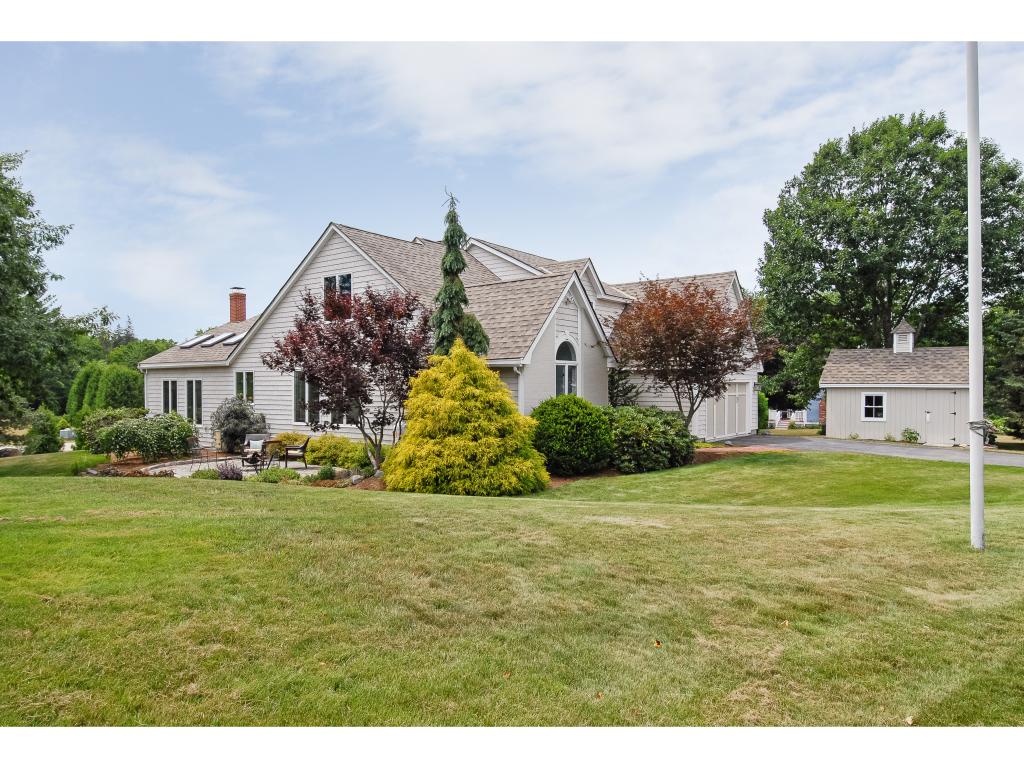 4 Chase Lane Stratham, NH 03885 - Photo 1 of 36