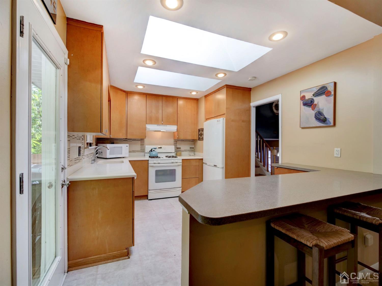 29 Bernard Road East Brunswick, NJ 08816 - Photo 9 of 27 Gallery Image 9