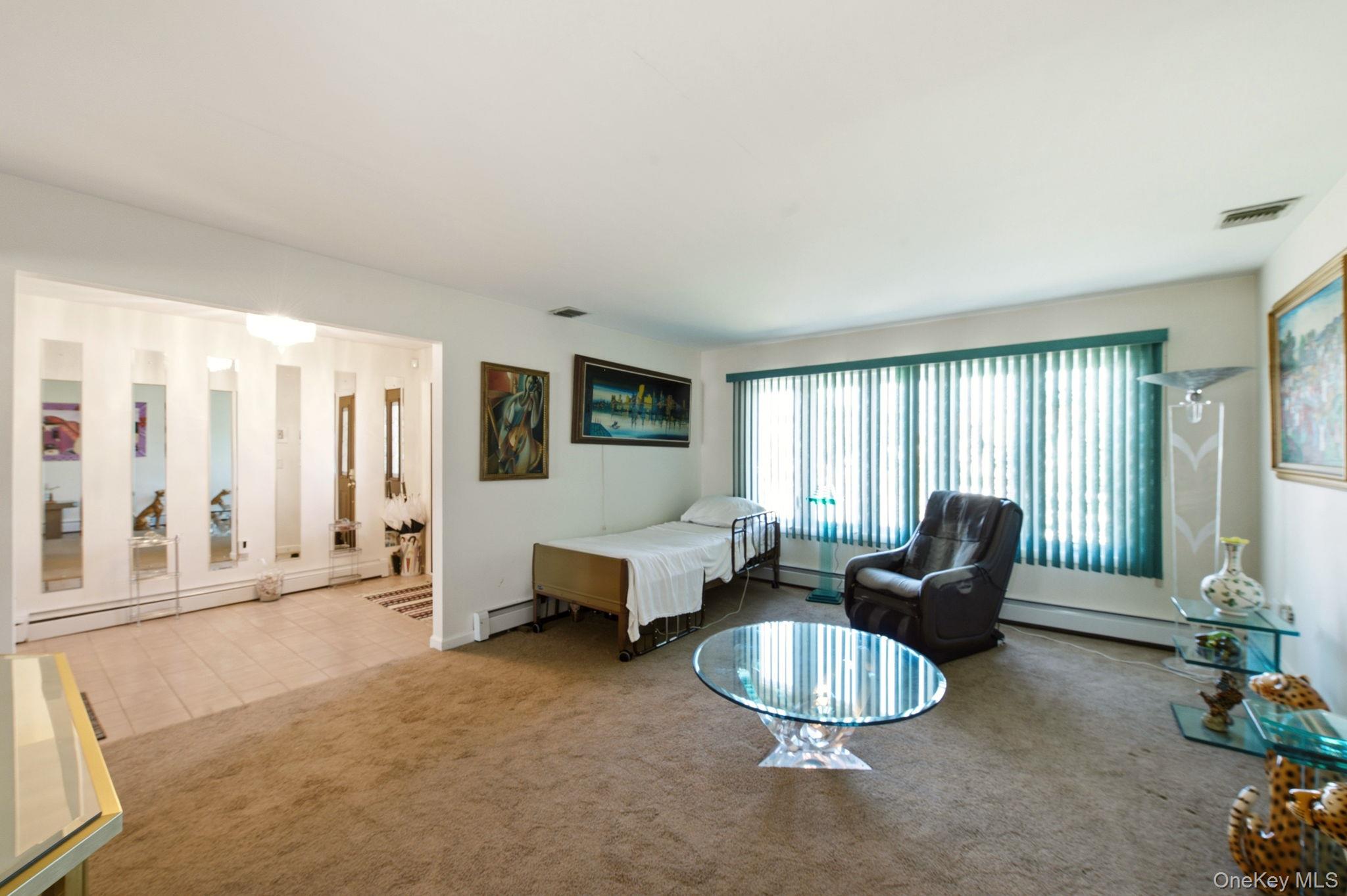 212 Shore Road Lindenhurst, NY 11757 - Photo 9 of 23 Gallery Image 9