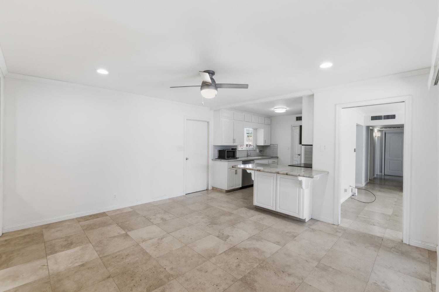 712 East San Ramon Avenue Fresno, CA 93710 - Photo 13 of 44