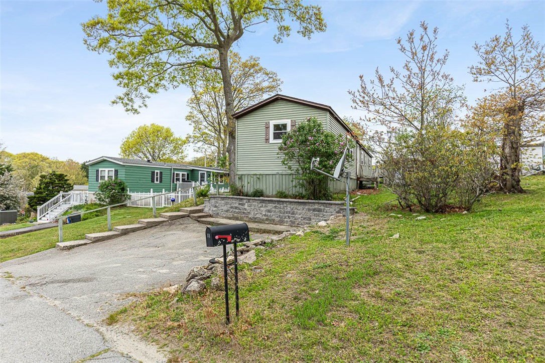301 Bulgarmarsh Road Tiverton, RI 02878 - Photo 4 of 28