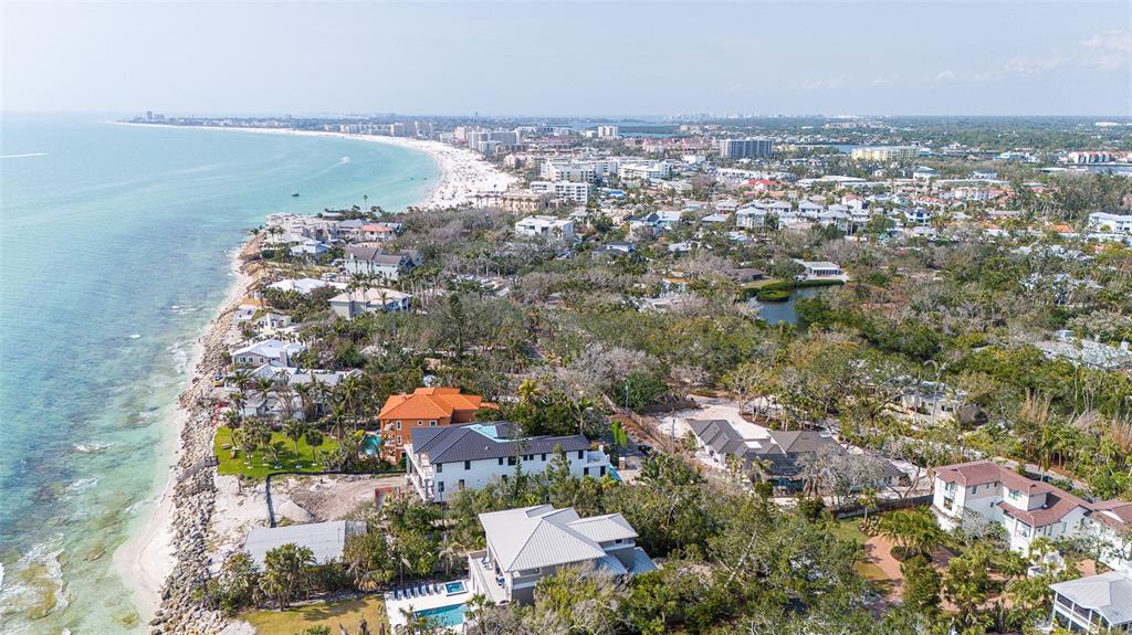 7324 Point Of Rocks Road Sarasota, FL 34242 - Photo 6 of 29