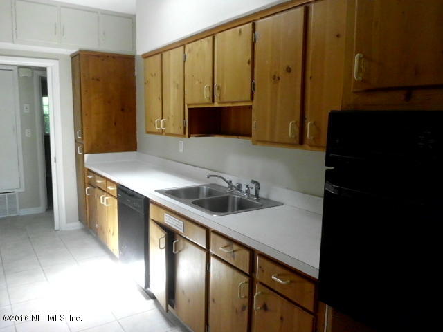 8720 Mathonia Avenue Jacksonville, FL 32211 - Photo 6 of 19 Kitchen (4)