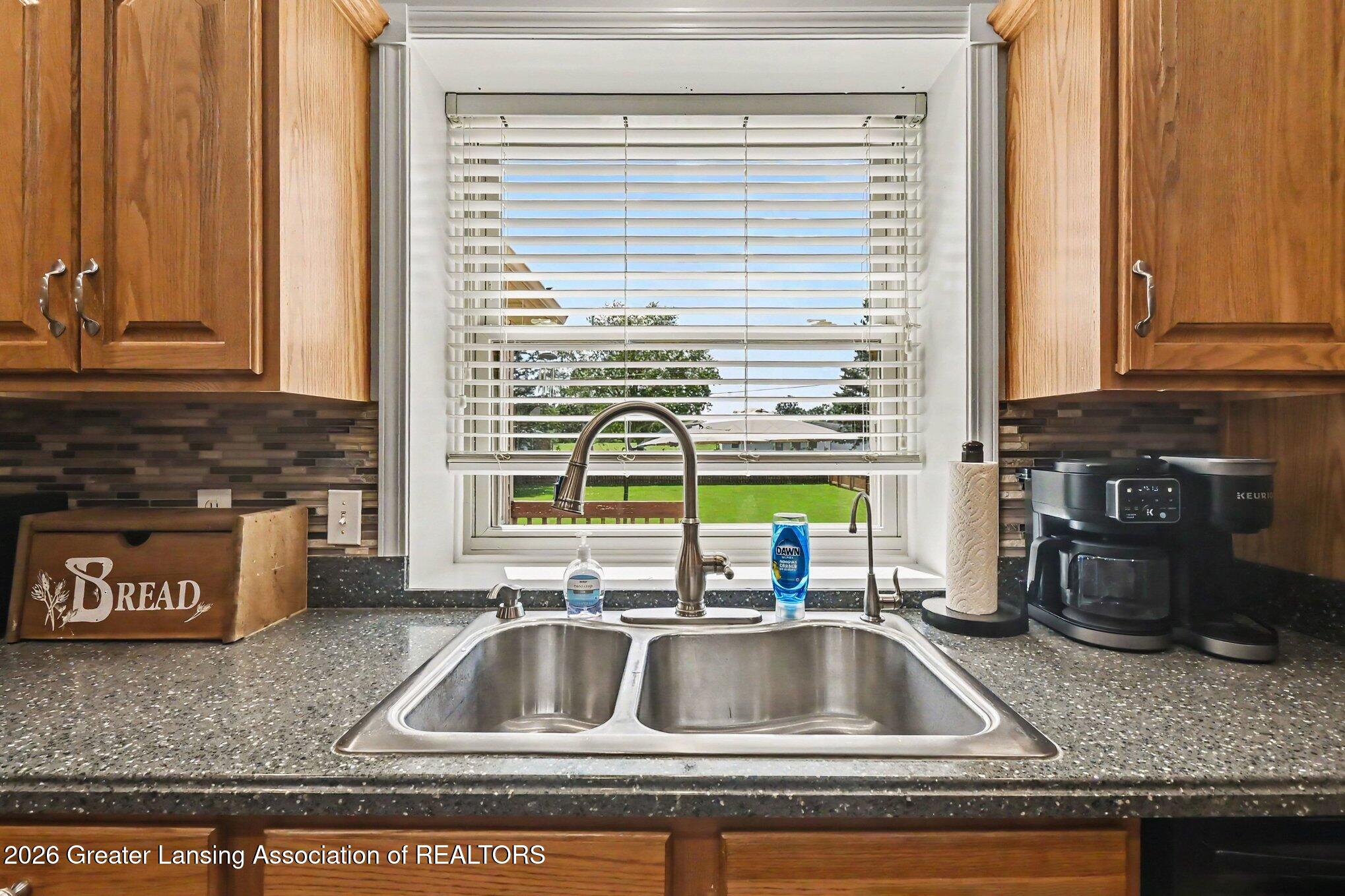 1113 Hawks Ridge Grand Ledge, MI 48837 - Photo 12 of 45 013_file_8273