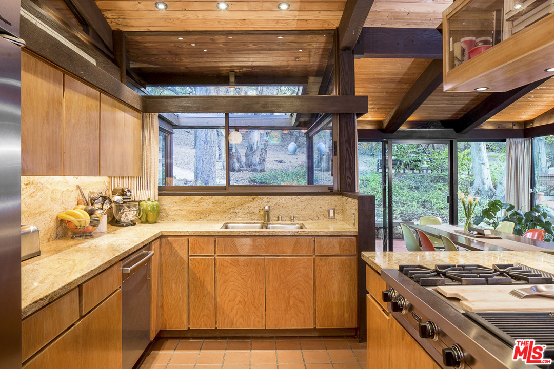 481 Cold Canyon Road Calabasas, CA 91302 - Photo 12 of 48