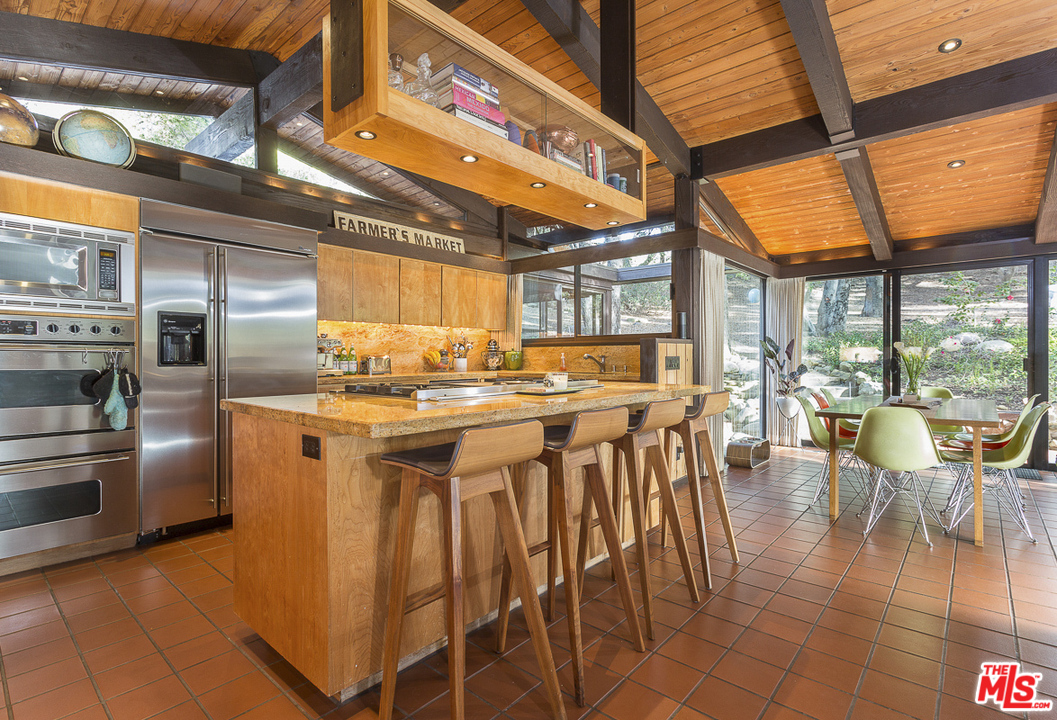 481 Cold Canyon Road Calabasas, CA 91302 - Photo 13 of 48