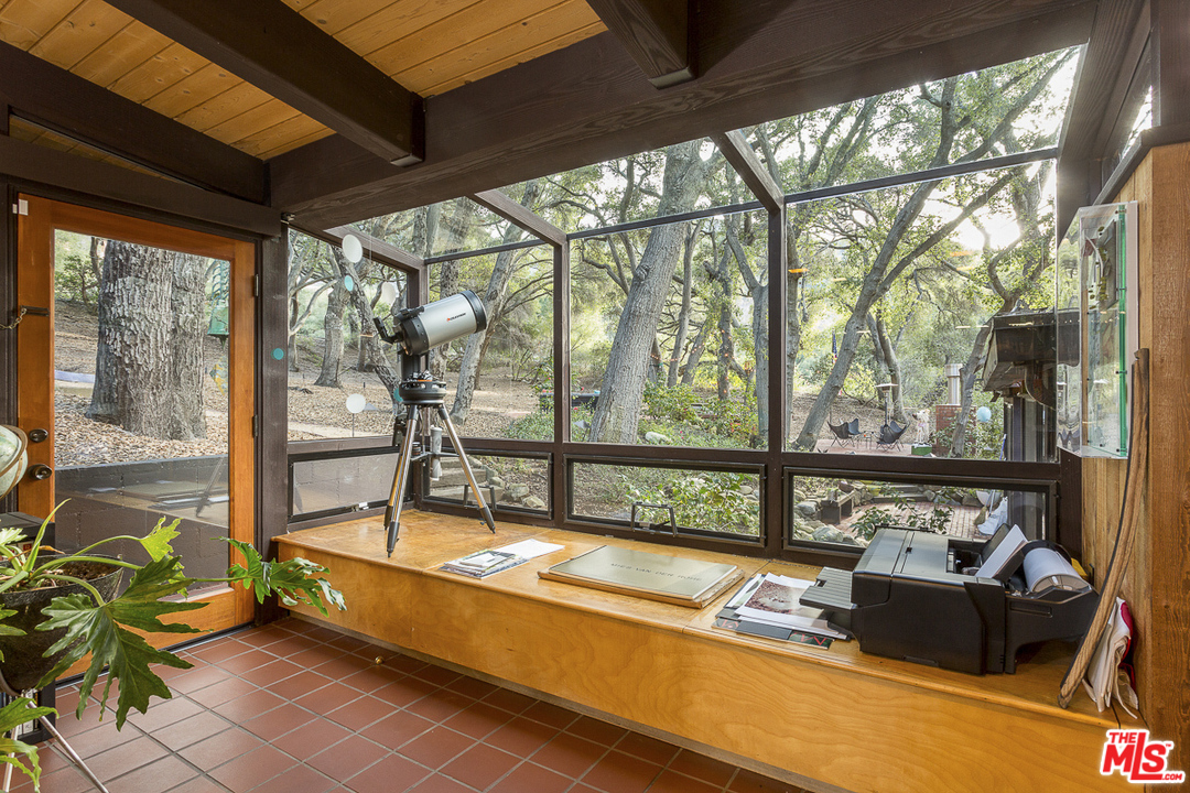 481 Cold Canyon Road Calabasas, CA 91302 - Photo 23 of 48