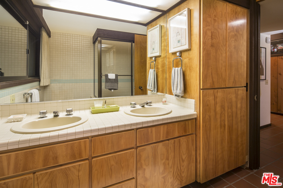 481 Cold Canyon Road Calabasas, CA 91302 - Photo 35 of 48