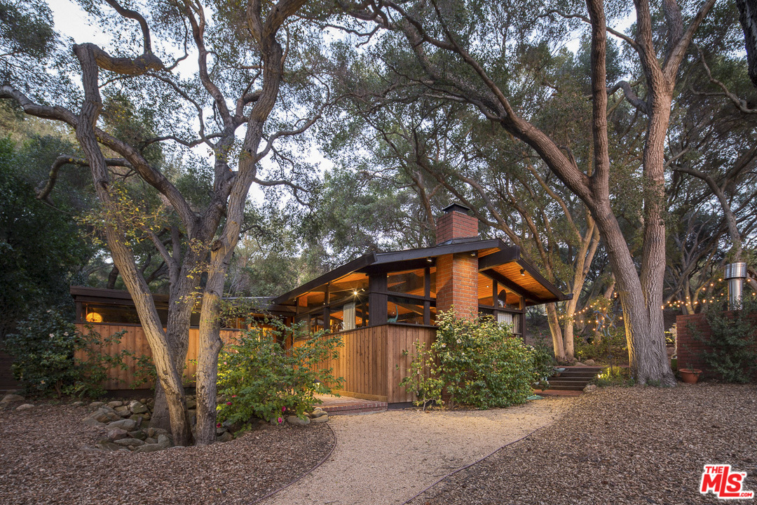 481 Cold Canyon Road Calabasas, CA 91302 - Photo 36 of 48