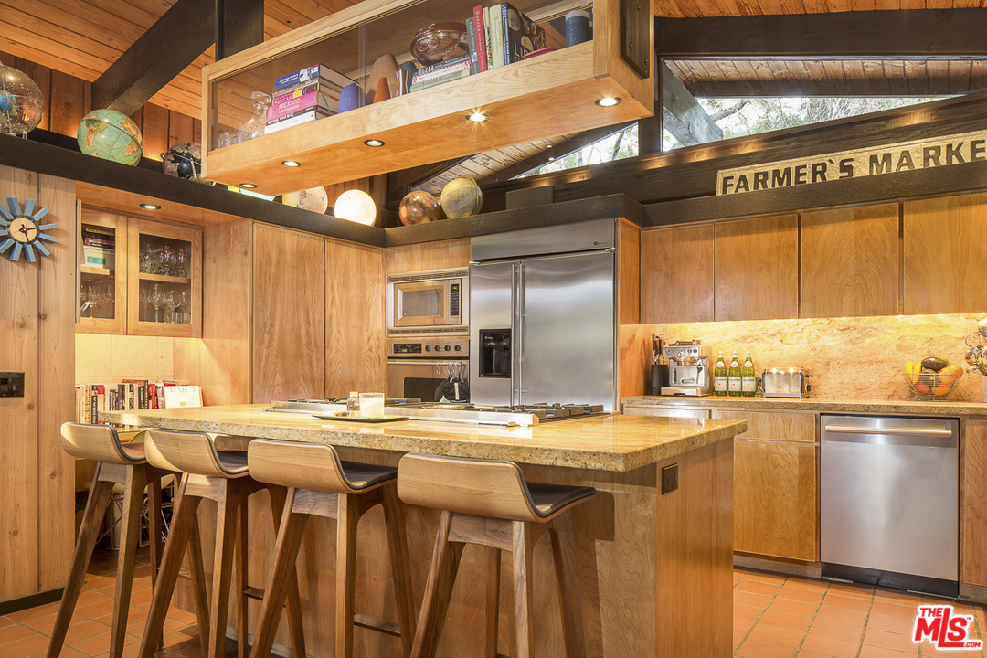 481 Cold Canyon Road Calabasas, CA 91302 - Photo 9 of 48