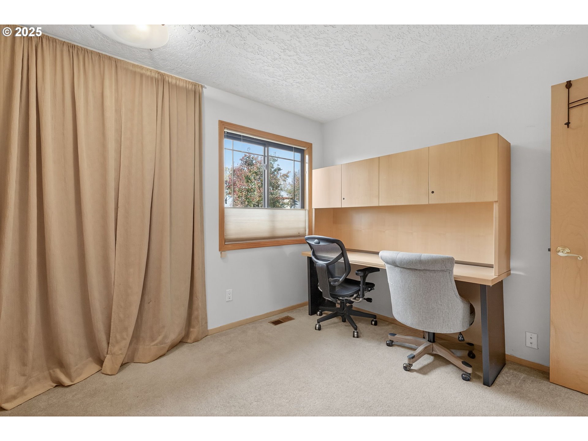 3327 Hillcrest Way Forest Grove, OR 97116 - Photo 15 of 42