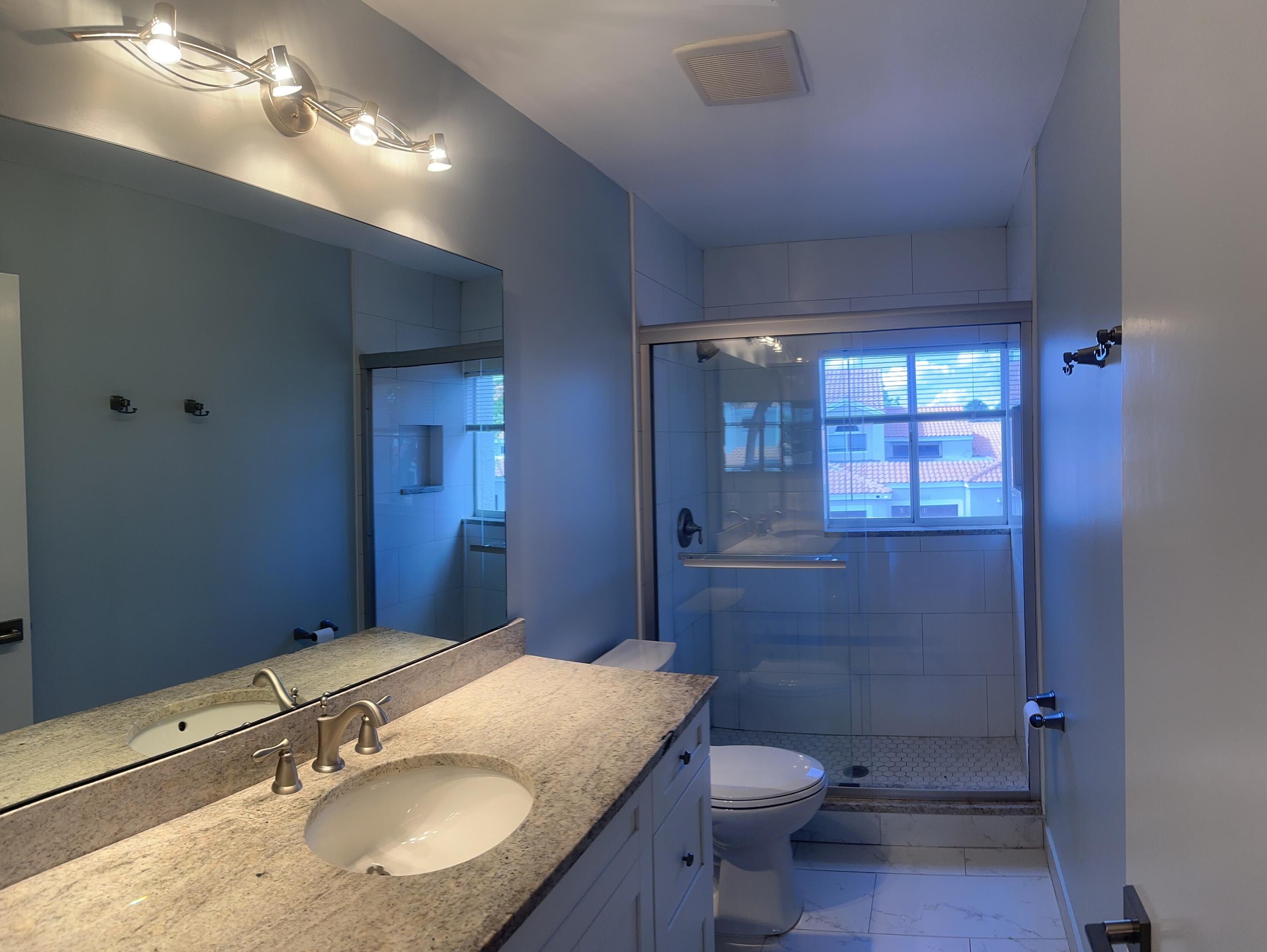 10458 Lake Vista Circle Boca Raton, FL 33498 - Photo 22 of 29 upstairs bathroom